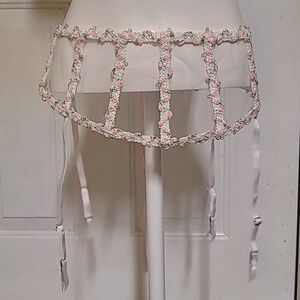 NWT Victoria's Secret Garter Belt